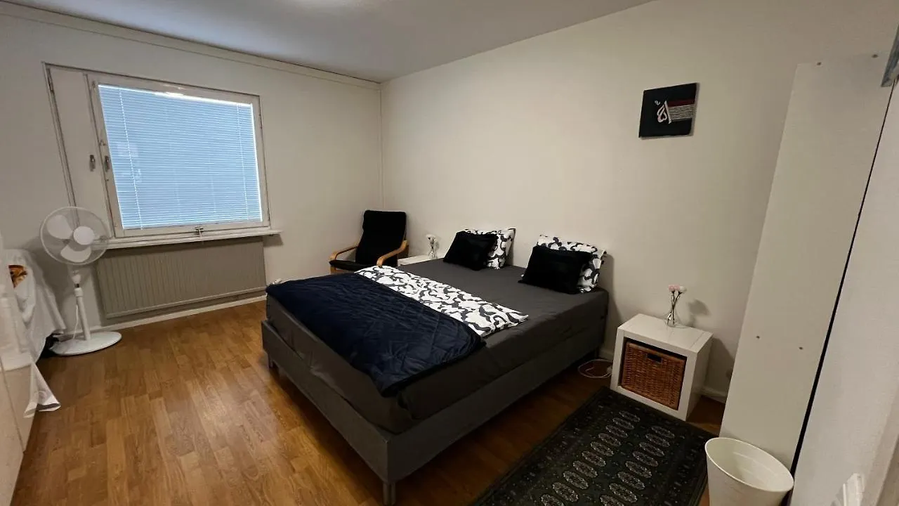 Cozy Home Stay In Kungsangen-Read Host Info Estocolmo Quarto em Acomodações Particulares